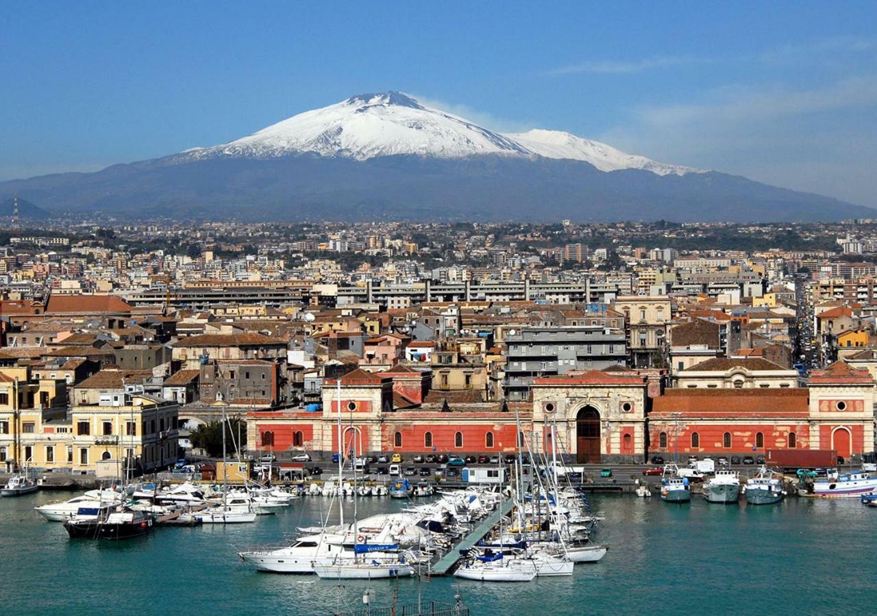 Sicilia Casa Vacanza Apartment Catania Bagian luar foto
